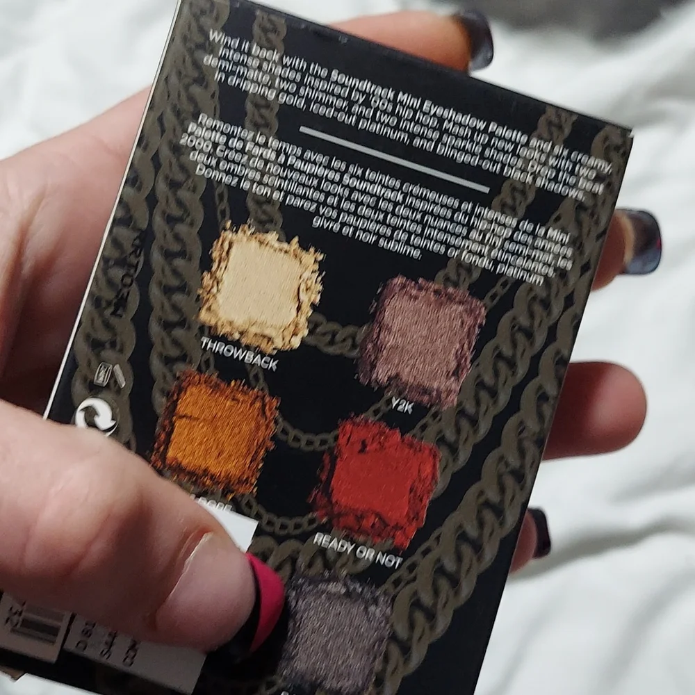 🍭💥Urban Decay 2000s Eyeshadow Palette